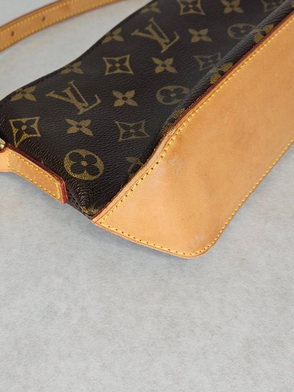 Louis Vuitton Monogram Trotteur Crossbody Handbag Purse with Strap - Picture 8 of 16
